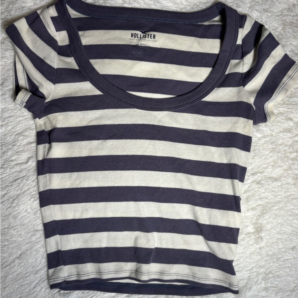 Hollister Navy and Cream Striped Tee